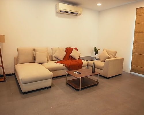 Interior 15